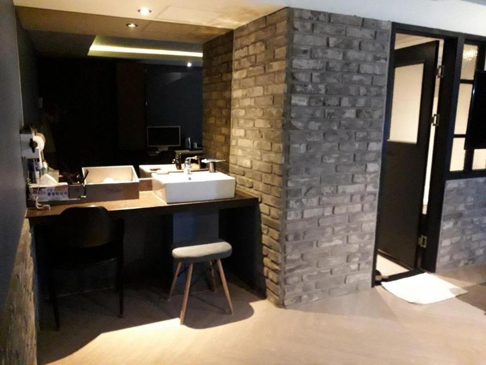 Hotel The Lazzi Donghae Buitenkant foto
